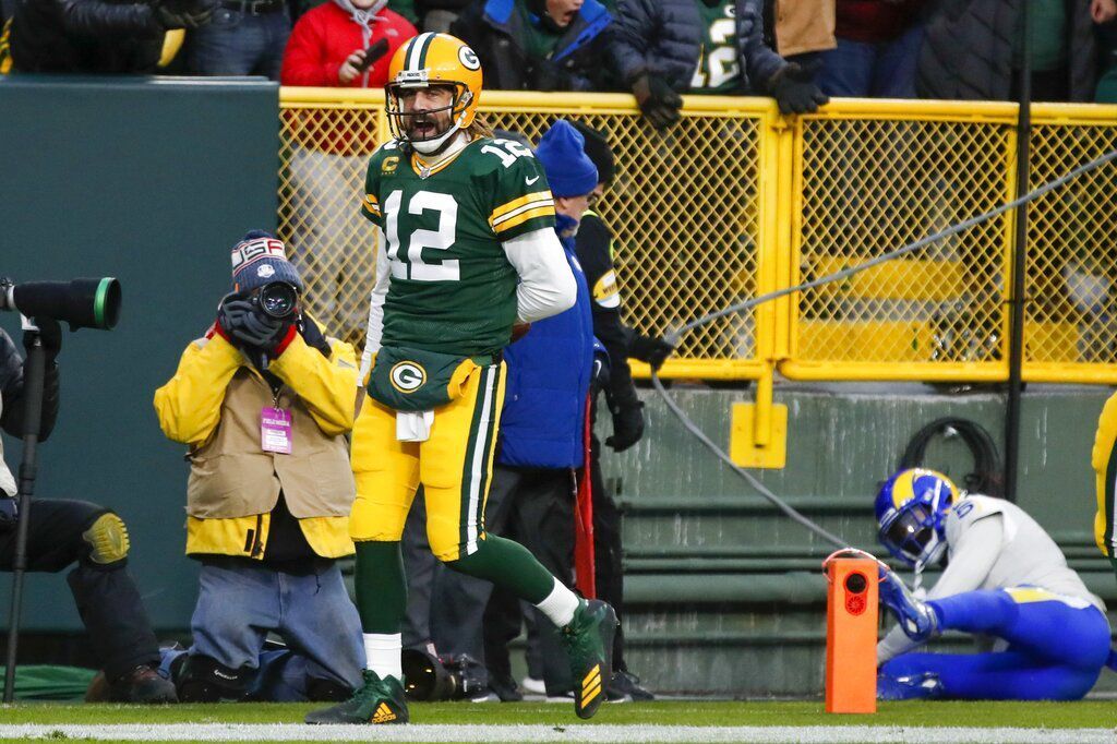 Rams Packers Football